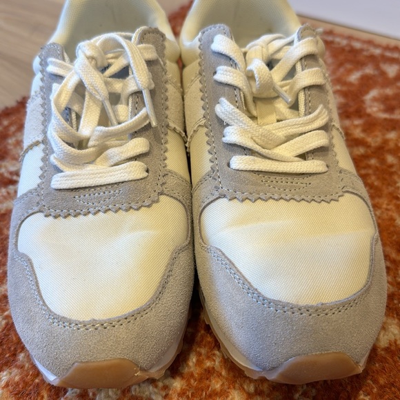 Like new!! Jcrew sneakers , size 6.5 - Picture 6 of 6